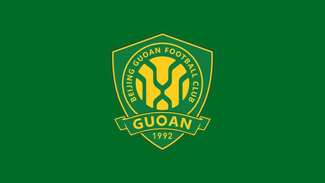 足球报:法比奥行动只能依靠双拐,赛季提前报销
